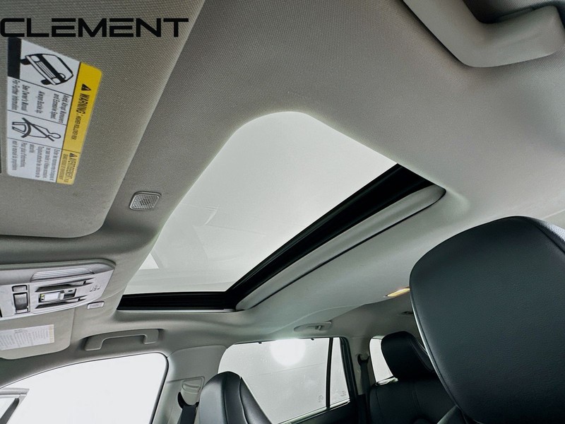 Toyota Highlander Vehicle Full-screen Gallery Image 25