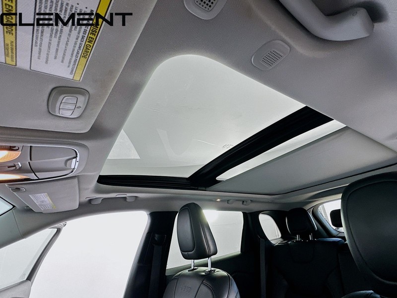 Jeep Cherokee Vehicle Full-screen Gallery Image 25