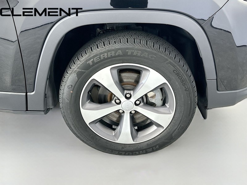 Jeep Cherokee Vehicle Full-screen Gallery Image 37