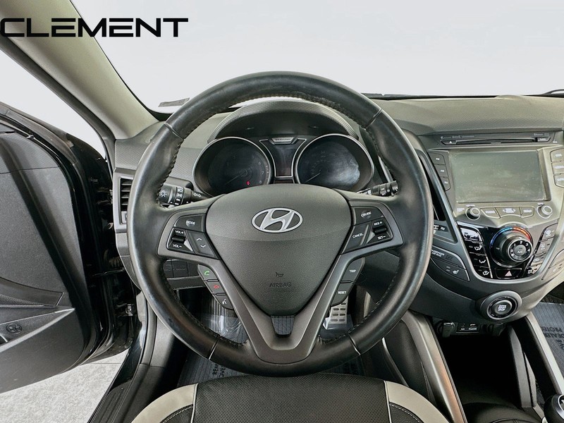 Hyundai Veloster Vehicle Full-screen Gallery Image 14