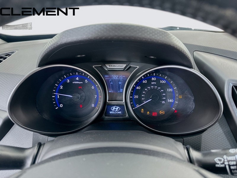 Hyundai Veloster Vehicle Full-screen Gallery Image 18