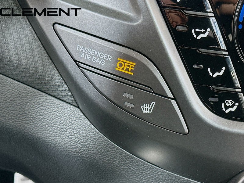 Hyundai Veloster Vehicle Full-screen Gallery Image 23