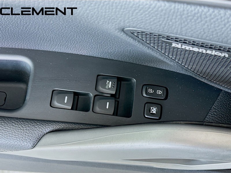 Hyundai Veloster Vehicle Full-screen Gallery Image 27