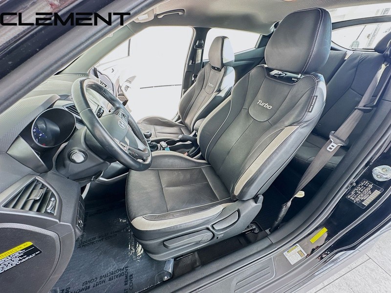 Hyundai Veloster Vehicle Full-screen Gallery Image 30