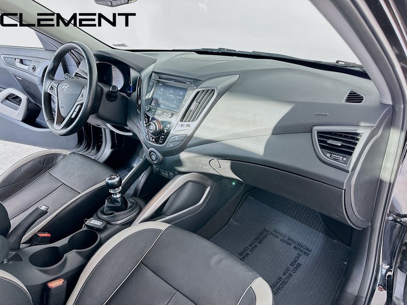 Hyundai Veloster Vehicle Full-screen Gallery Image 34