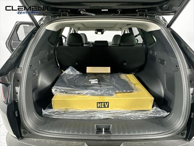 Hyundai Tucson Hybrid Vehicle Full-screen Gallery Image 9