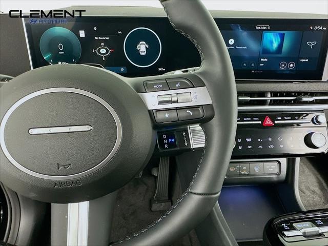 Hyundai Tucson Hybrid Vehicle Full-screen Gallery Image 15