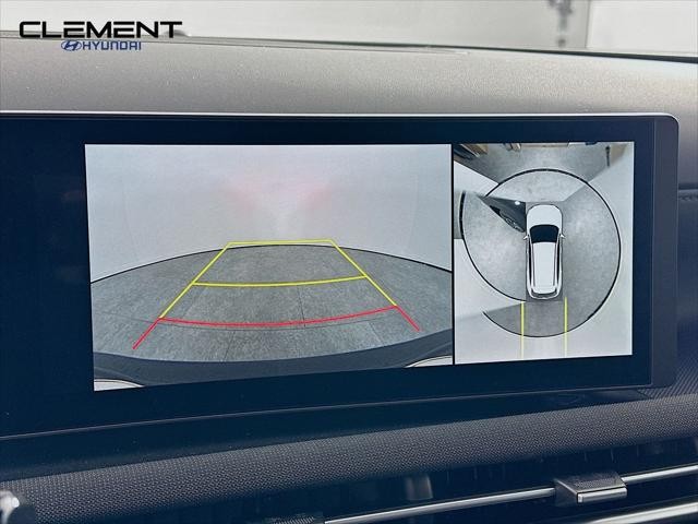 Hyundai Tucson Hybrid Vehicle Full-screen Gallery Image 18