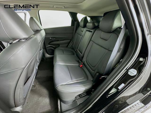 Hyundai Tucson Hybrid Vehicle Full-screen Gallery Image 29