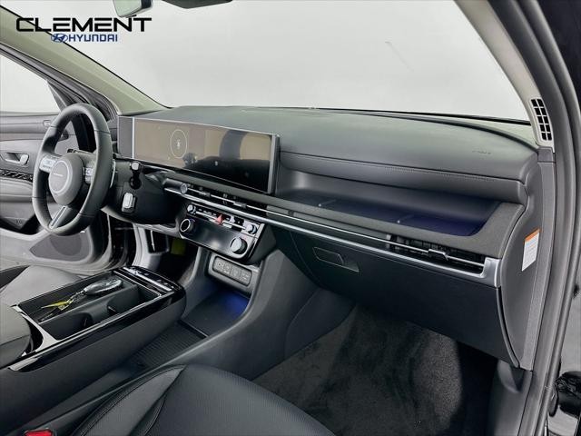 Hyundai Tucson Hybrid Vehicle Full-screen Gallery Image 31