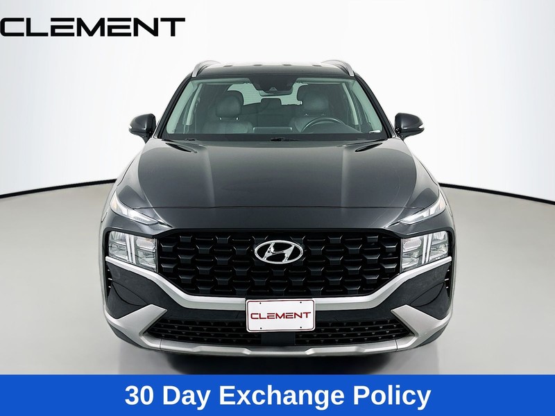 Hyundai Santa Fe Vehicle Full-screen Gallery Image 3