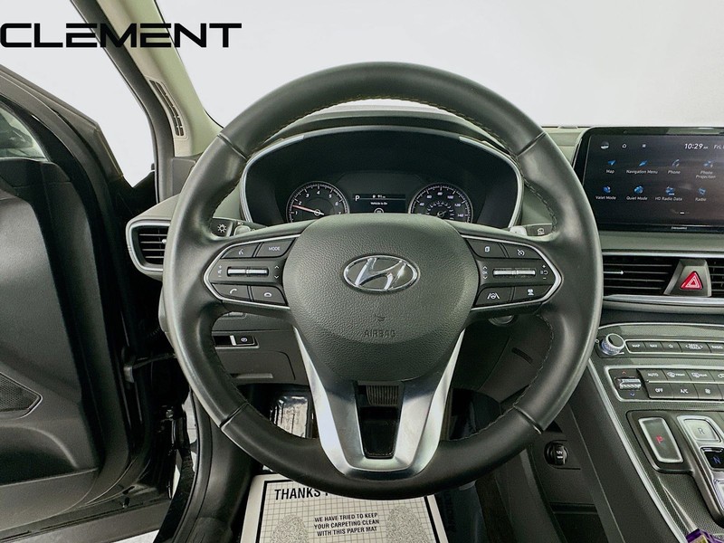 Hyundai Santa Fe Vehicle Full-screen Gallery Image 14
