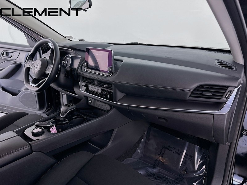 Nissan Rogue Vehicle Full-screen Gallery Image 33