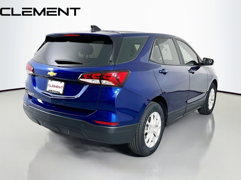 Chevrolet Equinox Vehicle Full-screen Gallery Image 7