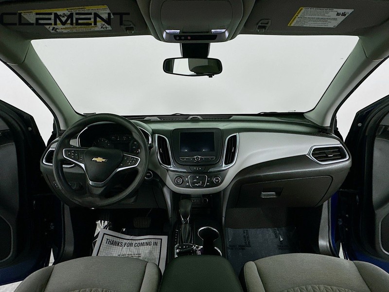 Chevrolet Equinox Vehicle Full-screen Gallery Image 12