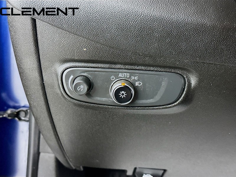 Chevrolet Equinox Vehicle Full-screen Gallery Image 13