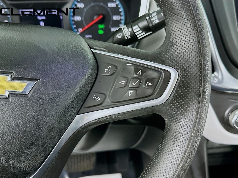Chevrolet Equinox Vehicle Full-screen Gallery Image 17