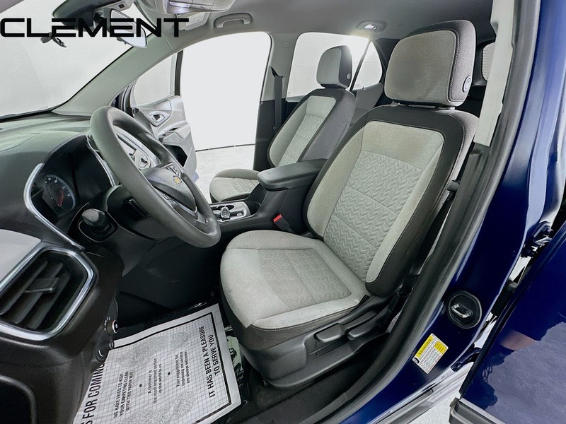 Chevrolet Equinox Vehicle Full-screen Gallery Image 28