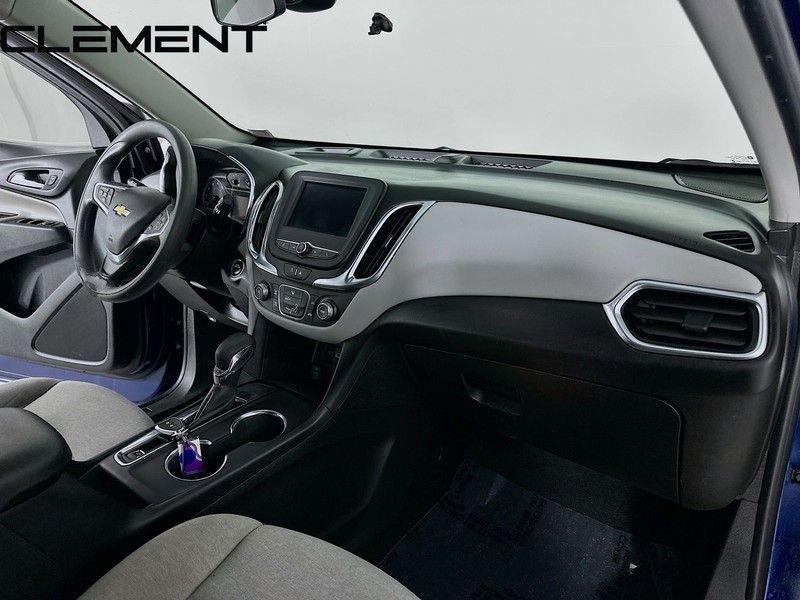 Chevrolet Equinox Vehicle Full-screen Gallery Image 33