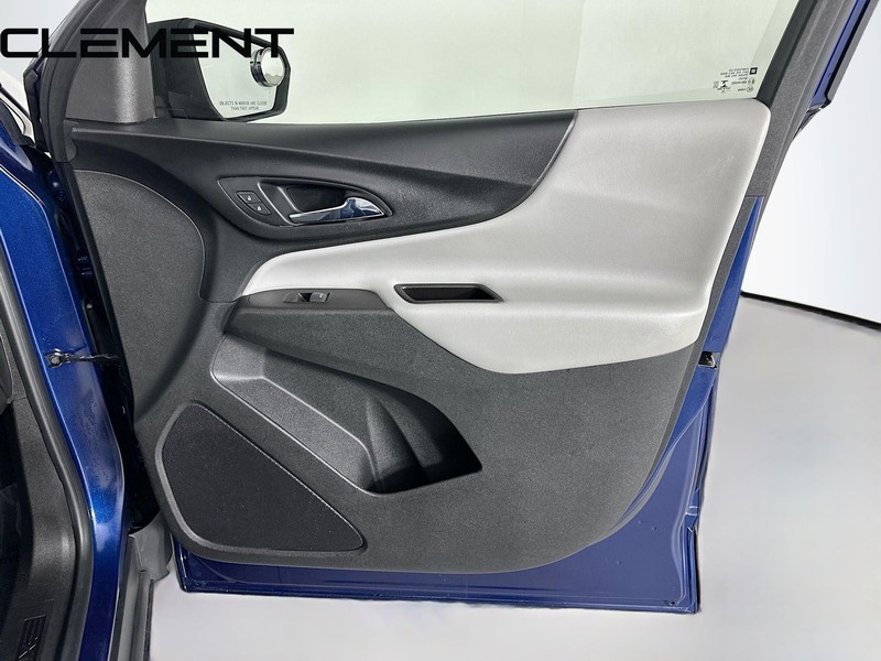Chevrolet Equinox Vehicle Full-screen Gallery Image 34