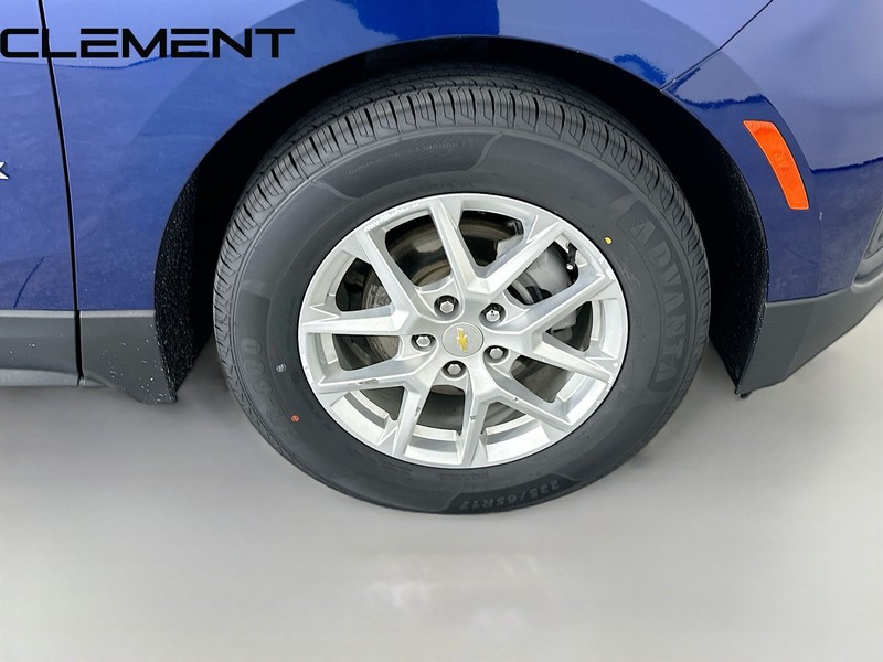 Chevrolet Equinox Vehicle Full-screen Gallery Image 35
