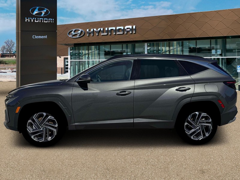 Hyundai Tucson Hybrid Vehicle Full-screen Gallery Image 3