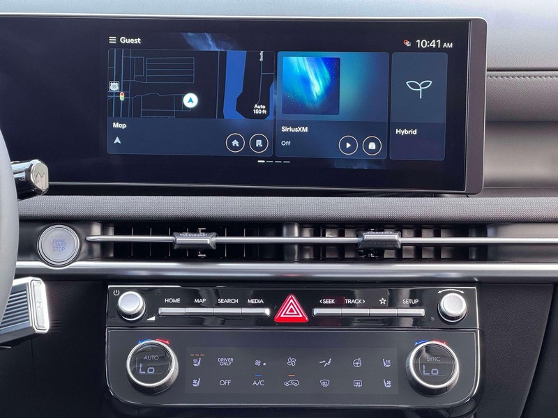 Hyundai Tucson Hybrid Vehicle Full-screen Gallery Image 19