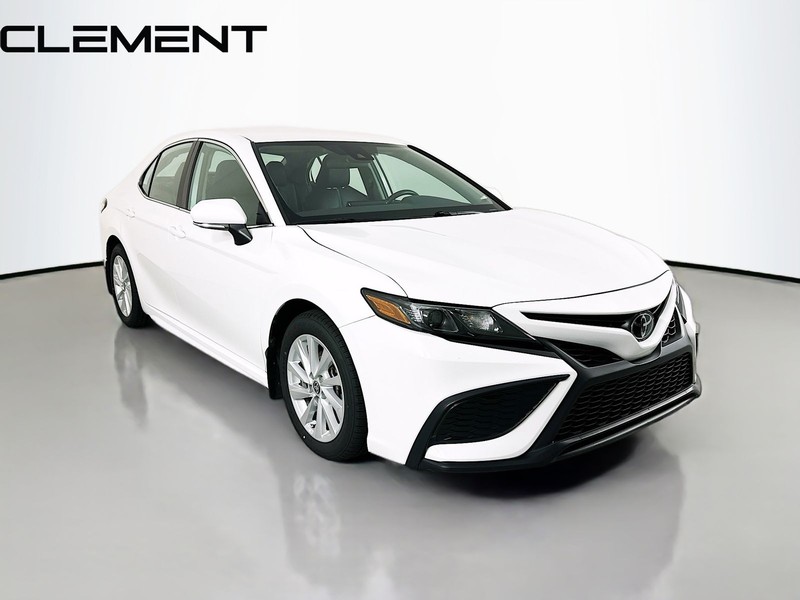 Toyota Camry Vehicle Full-screen Gallery Image 5