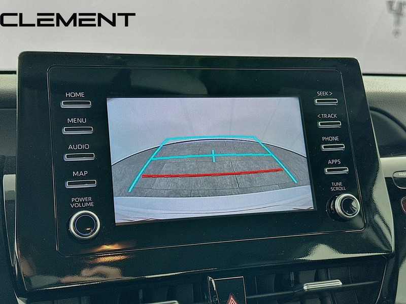 Toyota Camry Vehicle Full-screen Gallery Image 20