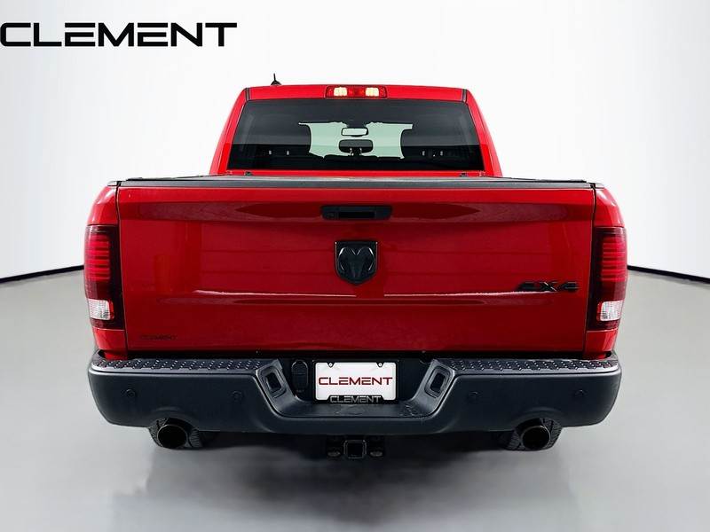 Ram 1500 Classic Vehicle Full-screen Gallery Image 8