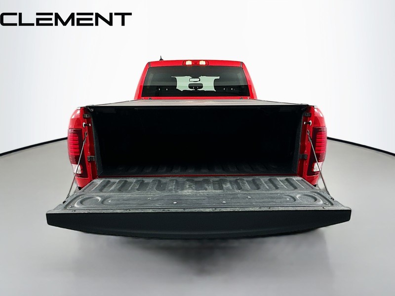 Ram 1500 Classic Vehicle Full-screen Gallery Image 11