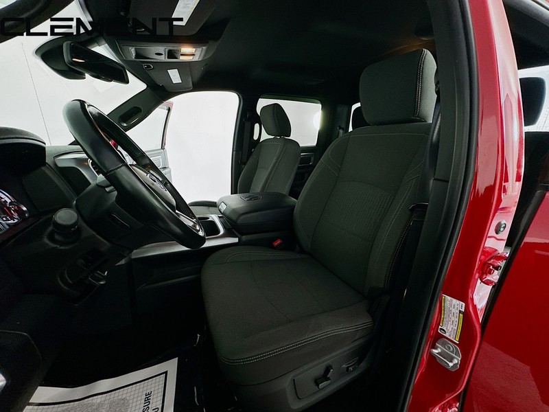 Ram 1500 Classic Vehicle Full-screen Gallery Image 29