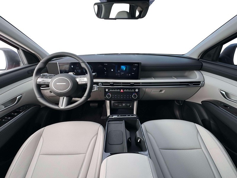 Hyundai Tucson Hybrid Vehicle Full-screen Gallery Image 13