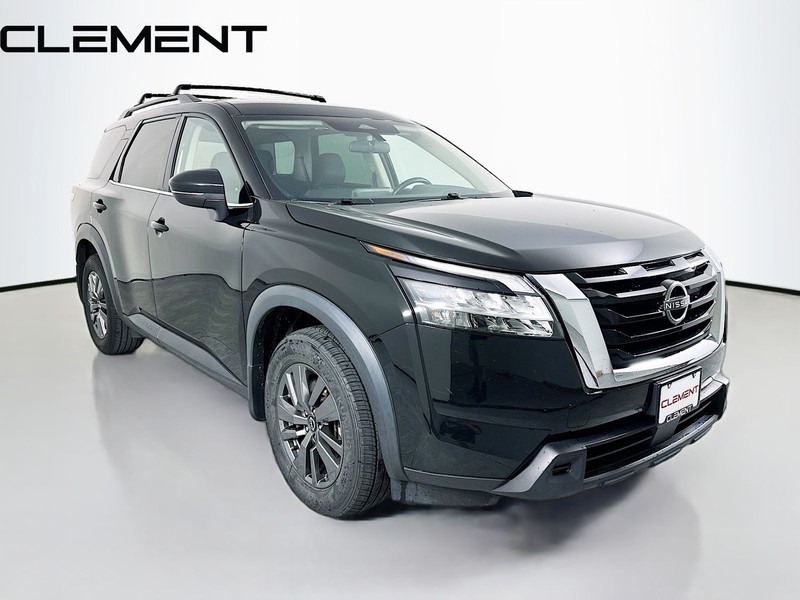 Nissan Pathfinder Vehicle Full-screen Gallery Image 5
