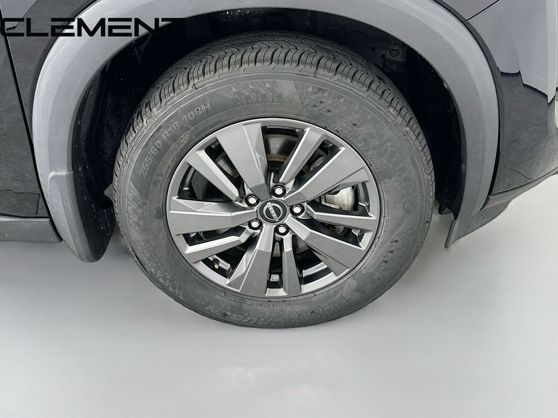 Nissan Pathfinder Vehicle Full-screen Gallery Image 37