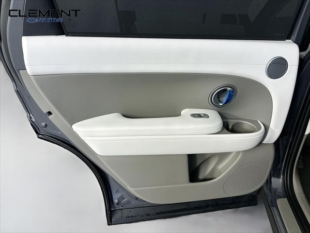 Hyundai Palisade Hybrid Vehicle Full-screen Gallery Image 26