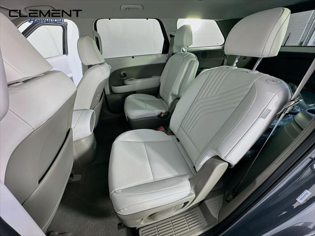 Hyundai Palisade Hybrid Vehicle Full-screen Gallery Image 27