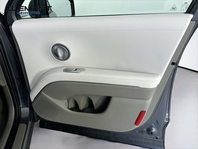 Hyundai Palisade Hybrid Vehicle Full-screen Gallery Image 31