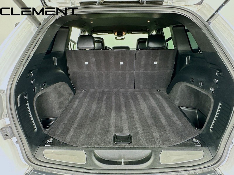 Jeep Grand Cherokee Vehicle Full-screen Gallery Image 11