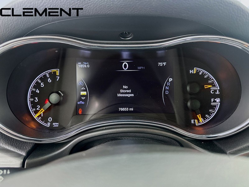 Jeep Grand Cherokee Vehicle Full-screen Gallery Image 18