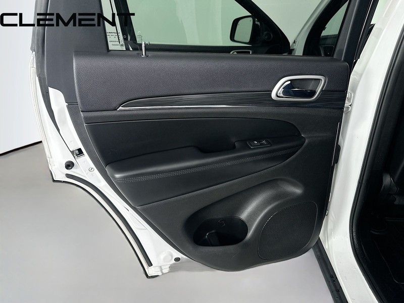 Jeep Grand Cherokee Vehicle Full-screen Gallery Image 29