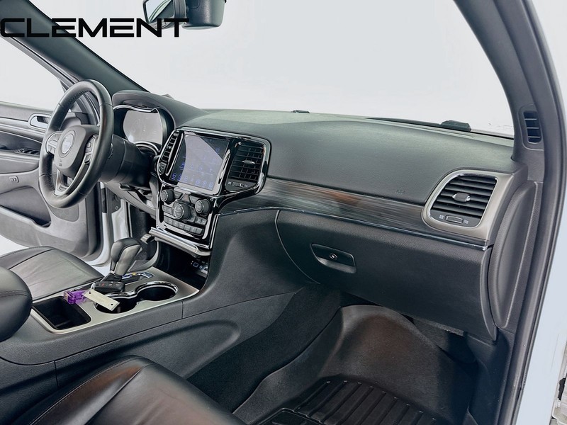 Jeep Grand Cherokee Vehicle Full-screen Gallery Image 34