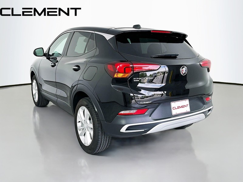 Buick Encore GX Vehicle Full-screen Gallery Image 10