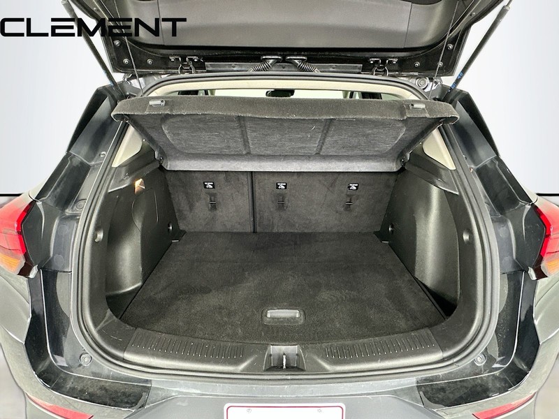 Buick Encore GX Vehicle Full-screen Gallery Image 11