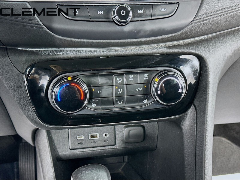Buick Encore GX Vehicle Full-screen Gallery Image 22