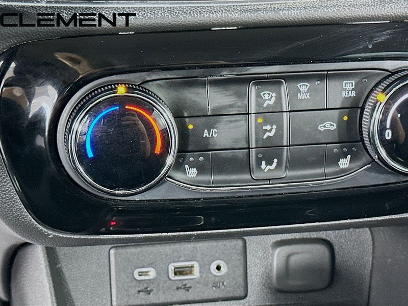 Buick Encore GX Vehicle Full-screen Gallery Image 23