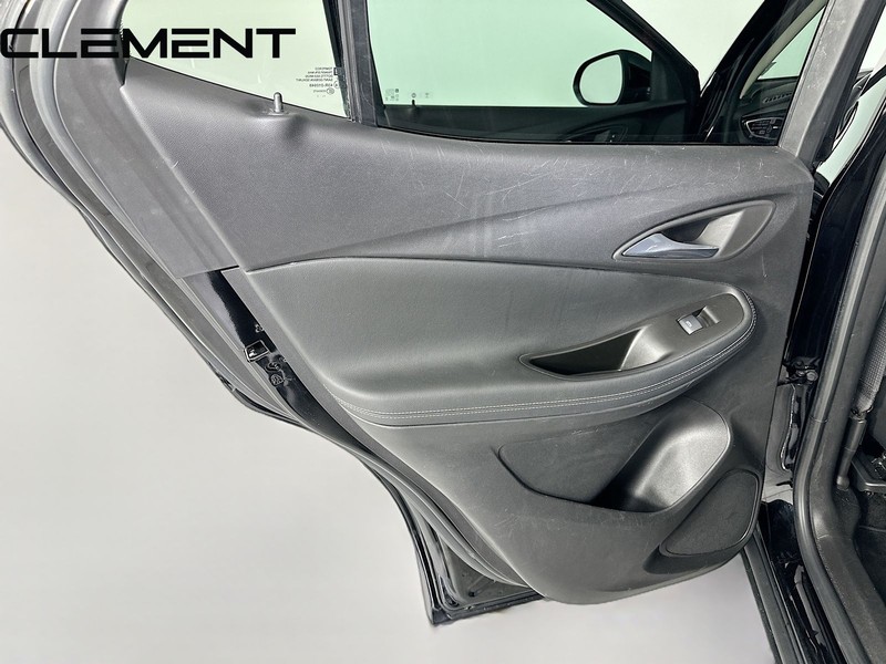 Buick Encore GX Vehicle Full-screen Gallery Image 30