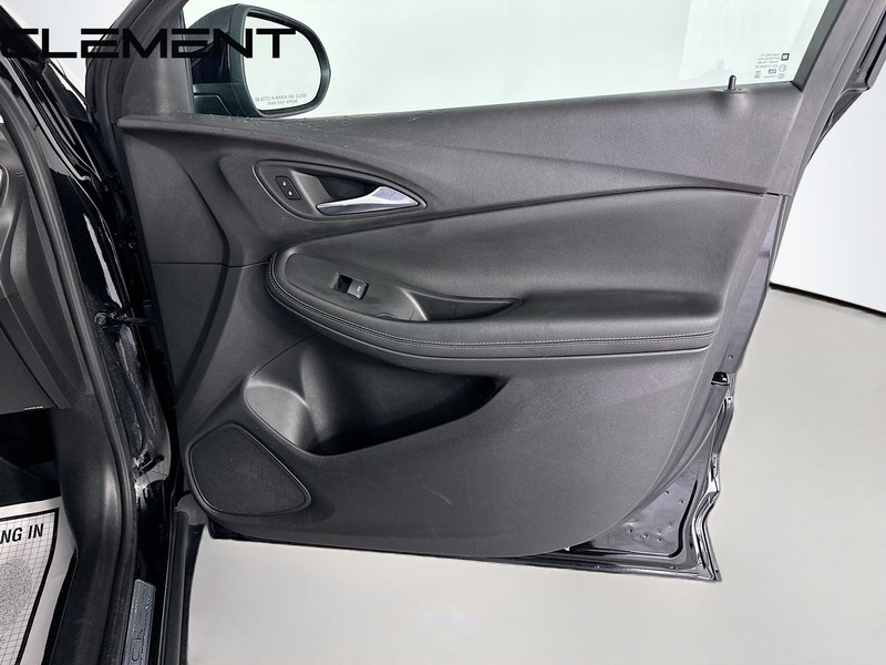 Buick Encore GX Vehicle Full-screen Gallery Image 35