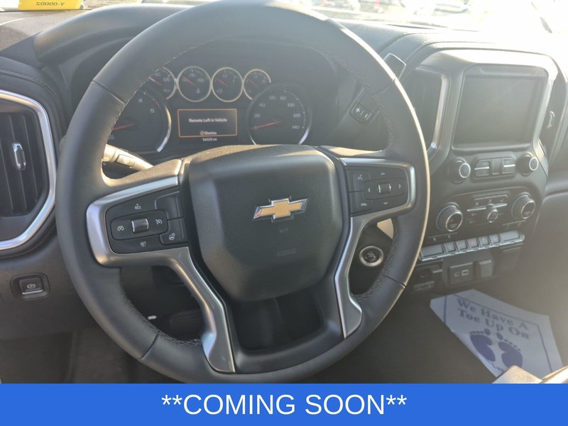 Chevrolet Silverado 2500HD Vehicle Full-screen Gallery Image 03