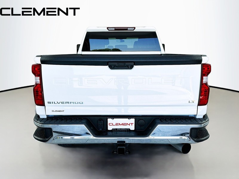 Chevrolet Silverado 2500HD Vehicle Full-screen Gallery Image 8